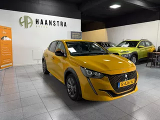 Peugeot E-208 EV Allure 50 kWh Navigatie NL Auto! Apple-Carplay