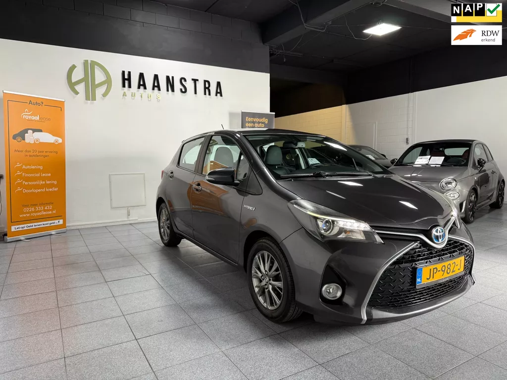 Toyota Yaris 1.5 Hybrid Dynamic Navi-Camera,Leder int, LM Velg, Dealer Auto!