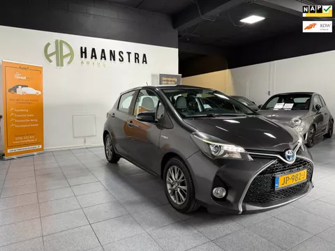 Toyota Yaris 1.5 Hybrid Dynamic Navi-Camera,Leder int, LM Velg, Dealer Auto!