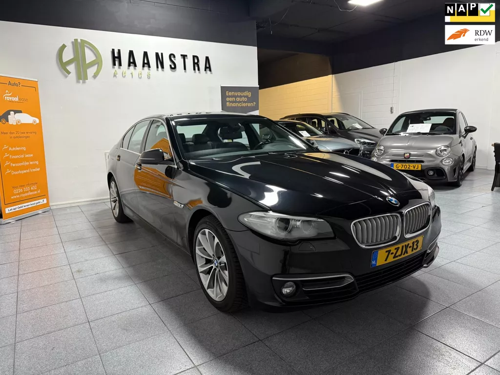 BMW 5-serie 520i Sedan Modern Navigatie vol leder NL Auto! NAP Nieuw Staat!