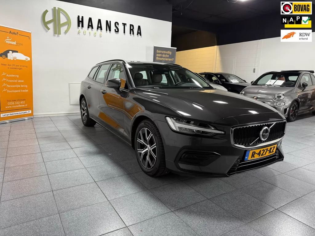 Volvo V60 2.0 B3 Essential 1e Eig, Navi-Camera, Leder Int, Apple-Carplay!
